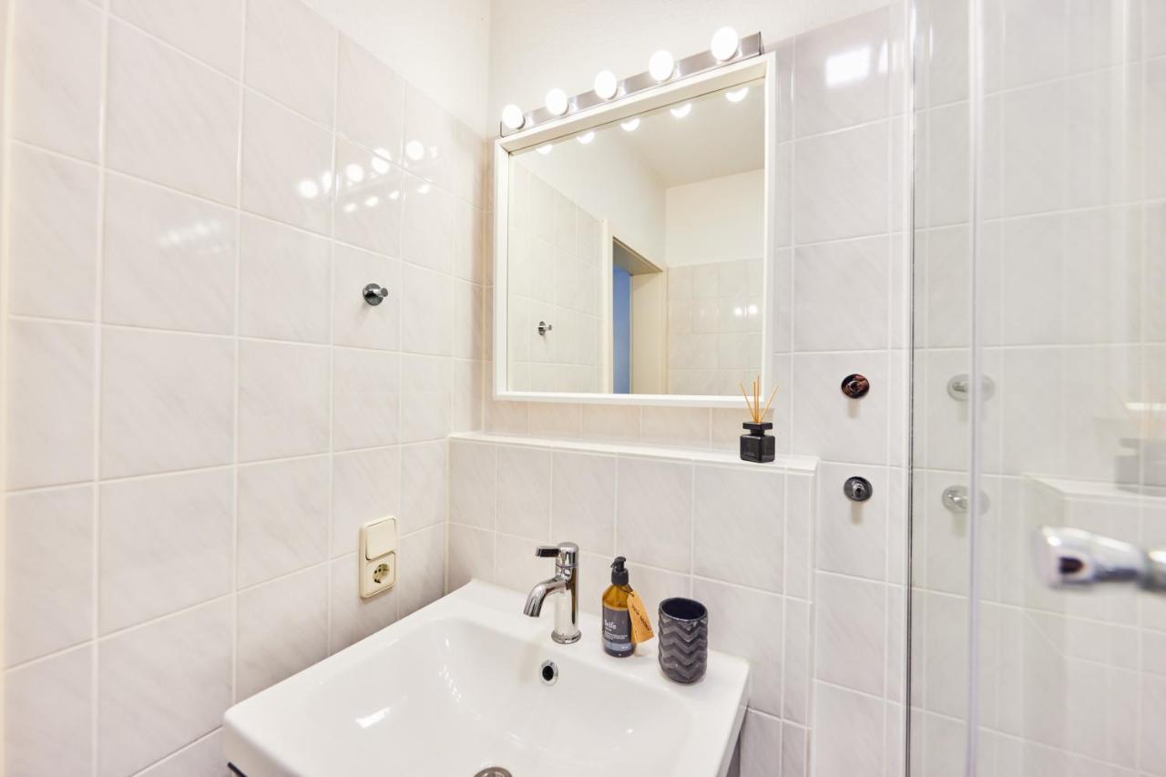 Kvartier2 In Top-Lage, 5 Min Zur Bali-Therme Und Gop, Hdz, Arbeitsplatz, Boxspringbett Bad Oeynhausen Luaran gambar