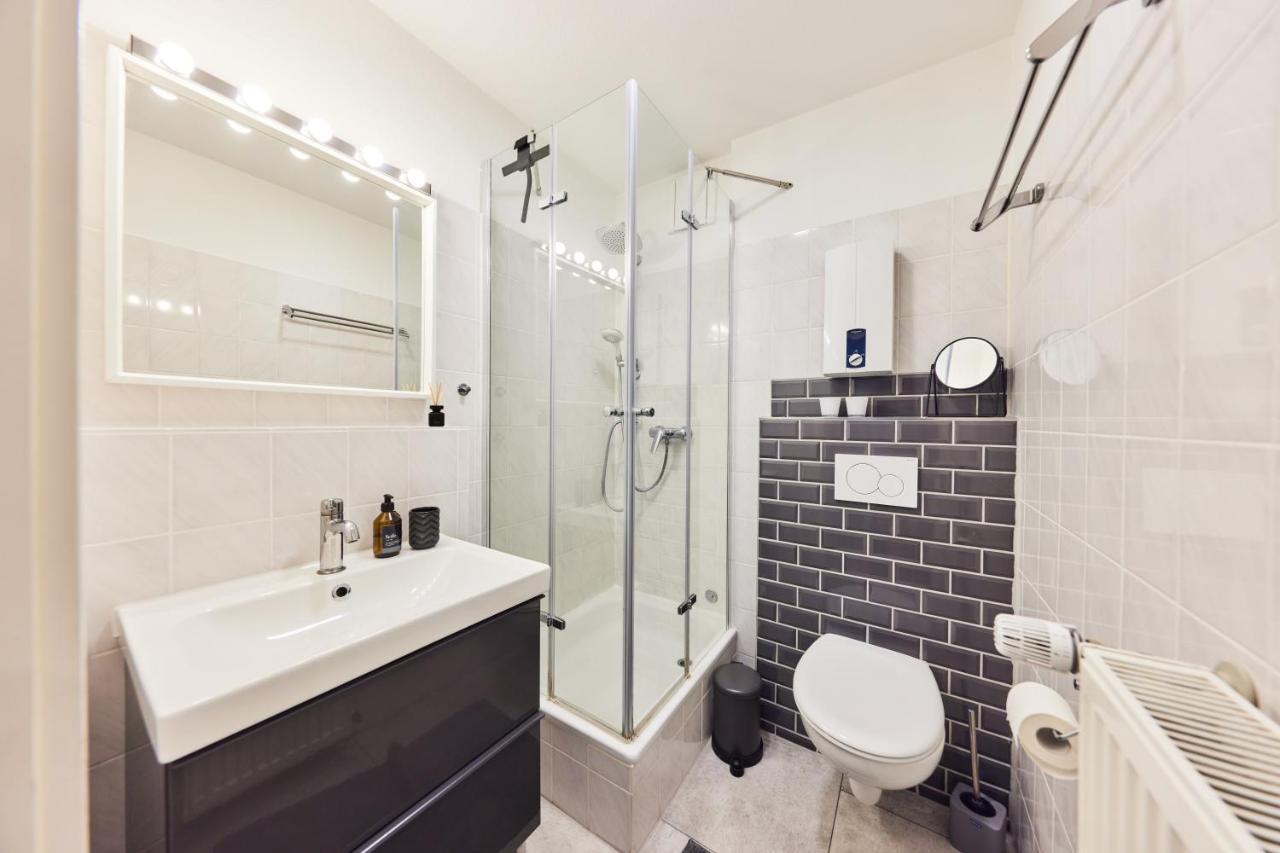 Kvartier2 In Top-Lage, 5 Min Zur Bali-Therme Und Gop, Hdz, Arbeitsplatz, Boxspringbett Bad Oeynhausen Luaran gambar